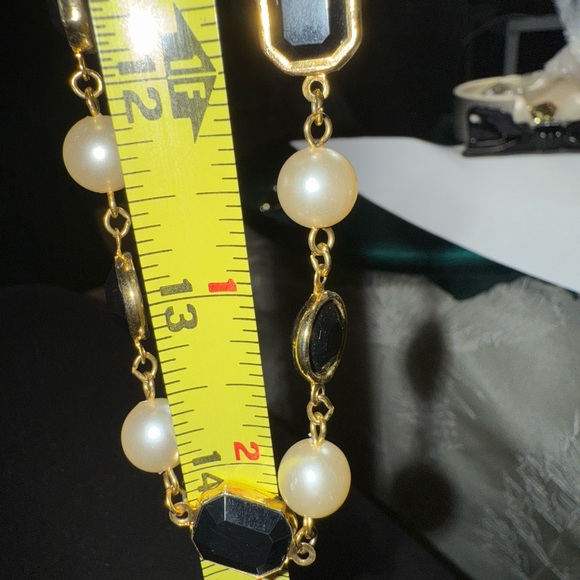 Elegant Gold and Black Pearl Necklace - Picture 4 of 6